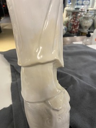 Twee Chinese blanc de Chine figuren van Liu Hai en Guanyin, Kangxi